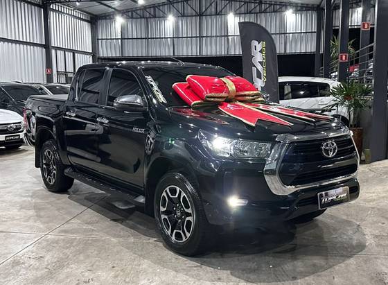 TOYOTA HILUX 2.8 D-4D TURBO DIESEL CD SRV 4X4 AUTOMÁTICO